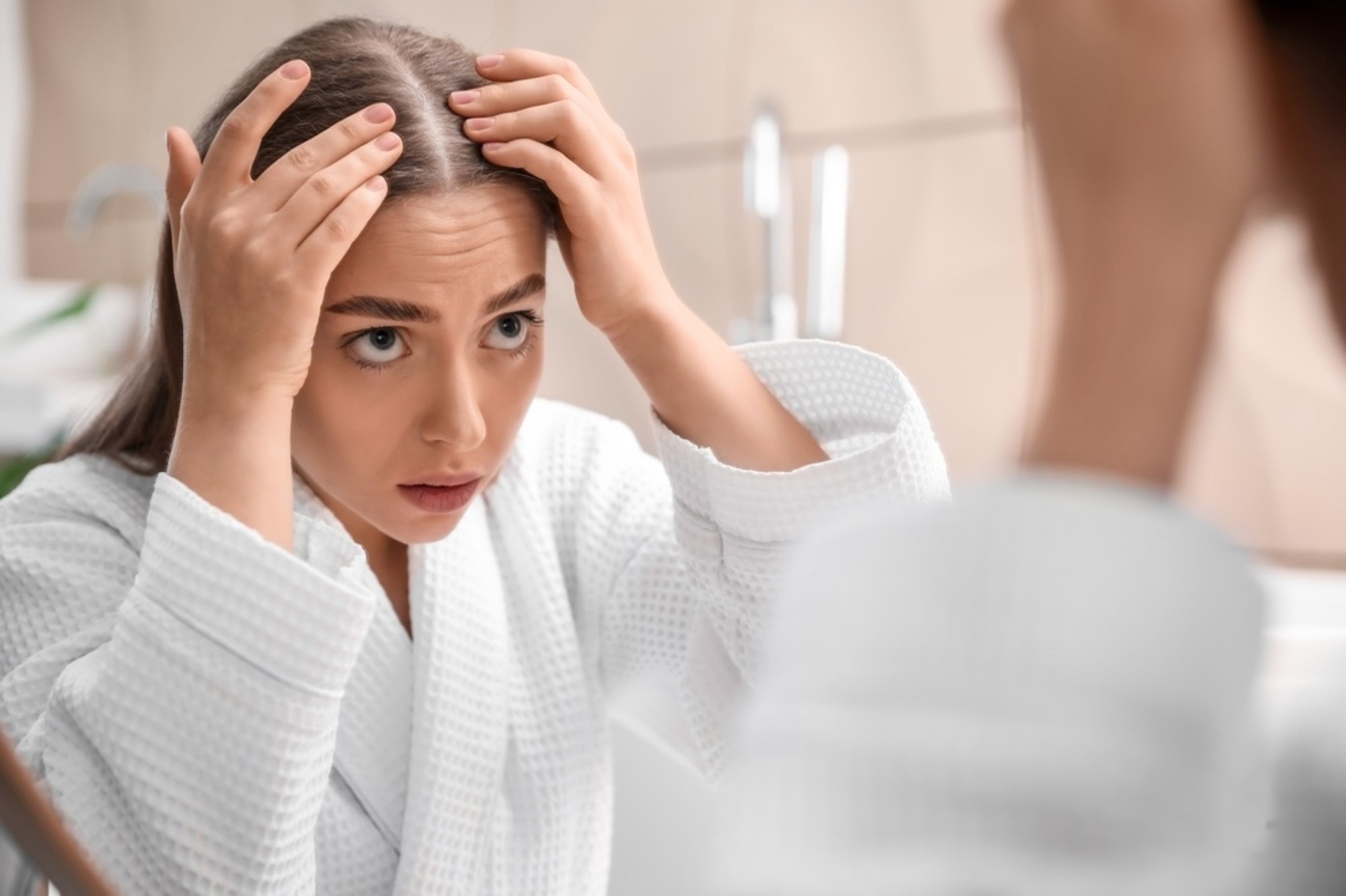 Πώς βλάπτει το άγχος, δέρμα, μαλλιά και νύχια
