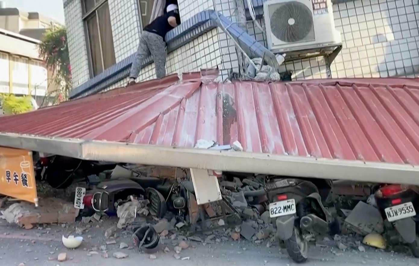 Φονικός σεισμός στην Ταϊβάν: Εννέα νεκροί, 821 τραυματίες και 50 αγνοούμενοι από την ισχυρότερη δόνηση της τελευταίας 25ετίας