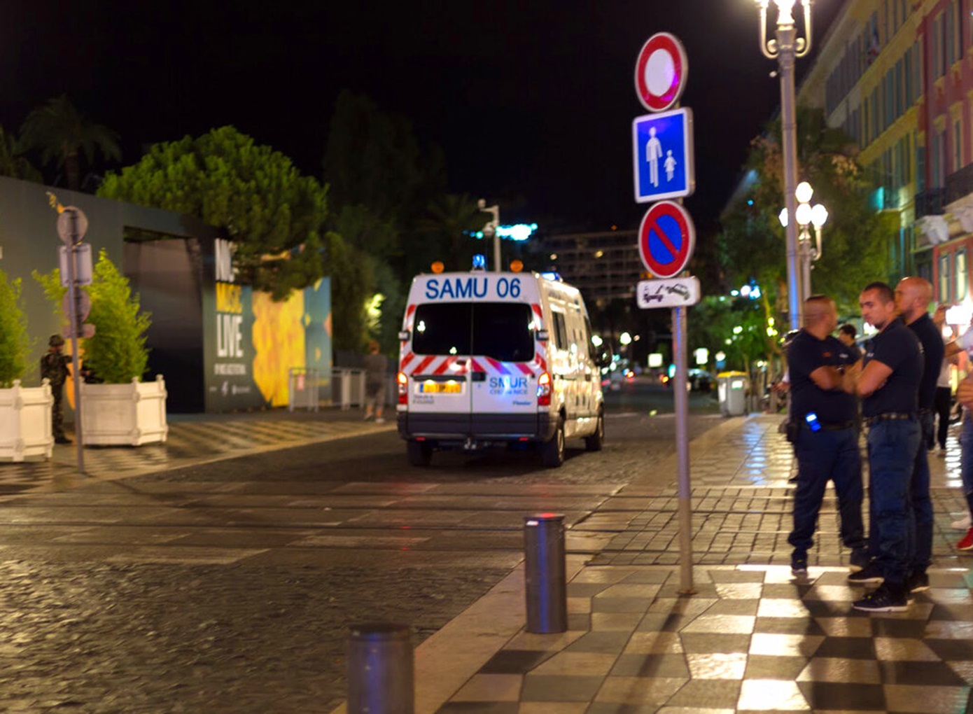 Άρπαξε το όπλο αστυνομικού στο Παρίσι κι άρχισε να πυροβολάει – Στο νοσοκομείο σοβαρά δύο ένστολοι