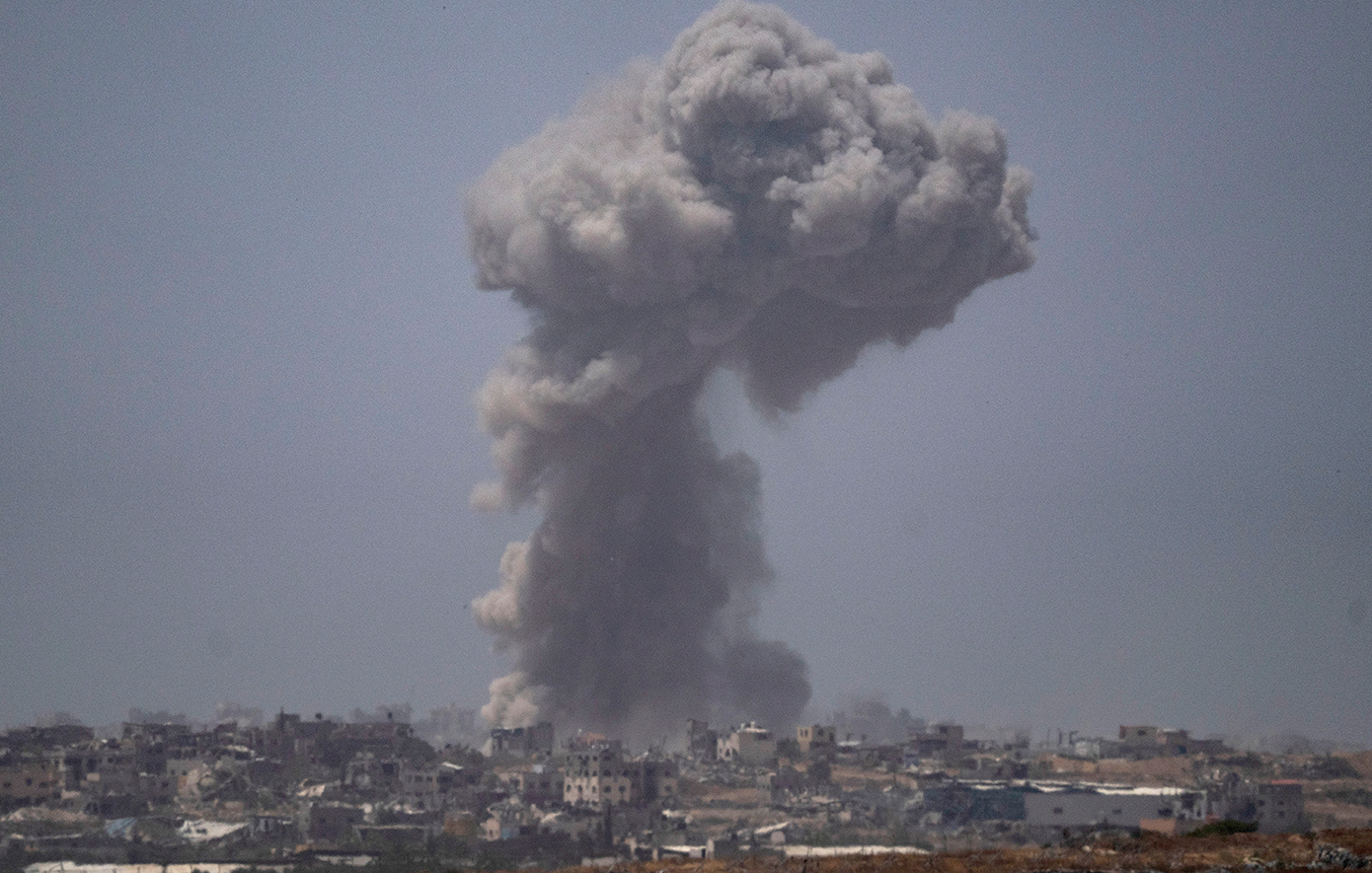 Νέοι βομβαρδισμοί του Ισραήλ στη Γάζα – Εκτοπίζονται και πάλι χιλιάδες Παλαιστίνιοι