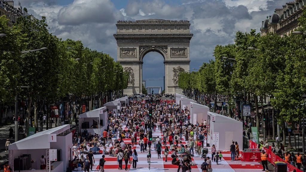 Οι πρόωρες εκλογές και ο φόβος τρομοκρατικού χτυπήματος διώχνουν από το Παρίσι τους επισκέπτες των Ολυμπιακών