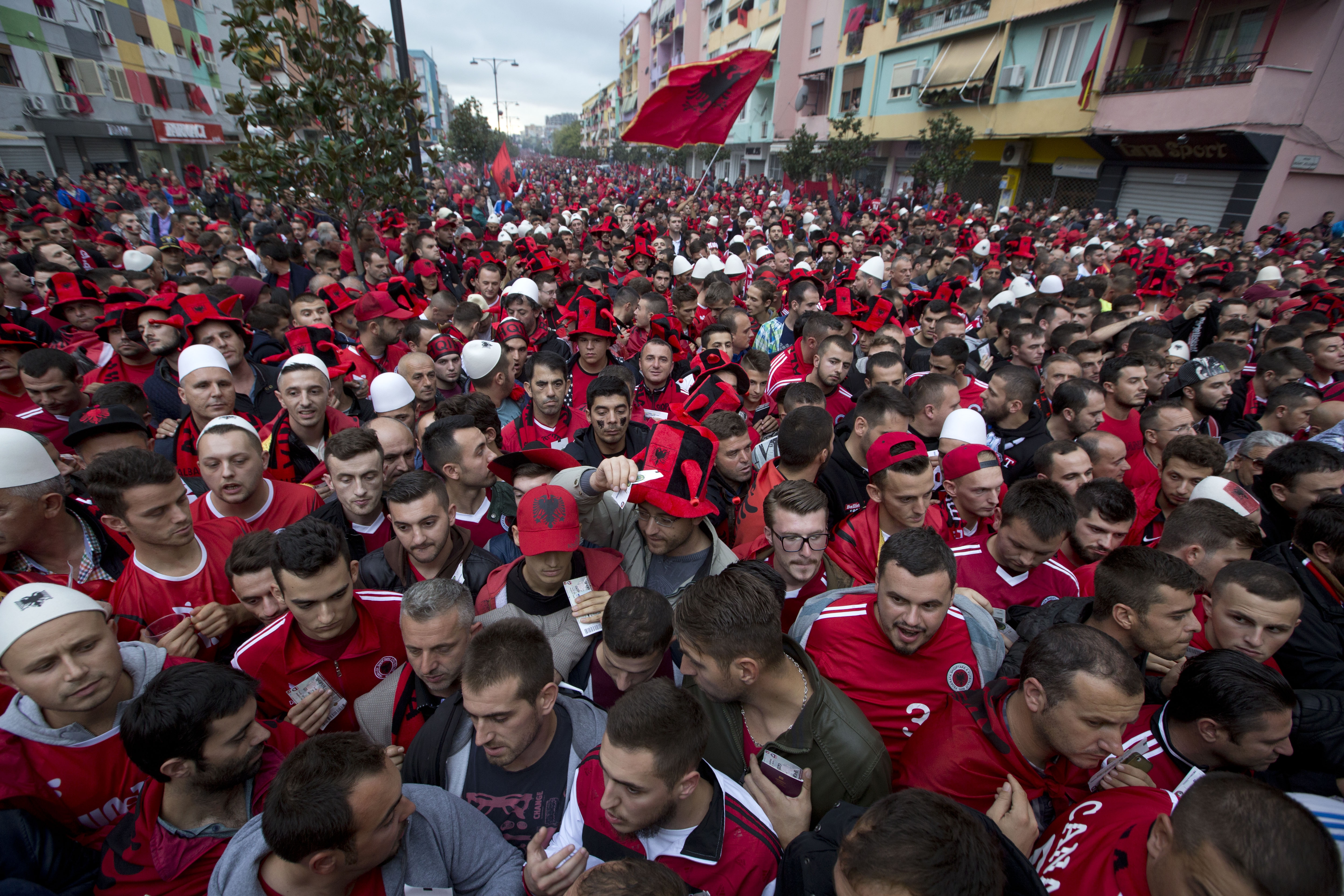 Ανησυχία για εθνικιστικές εντάσεις στο Euro 2024 &#8211; Αλβανοί οπαδοί αποδοκίμασαν την αποστολή της Σερβίας