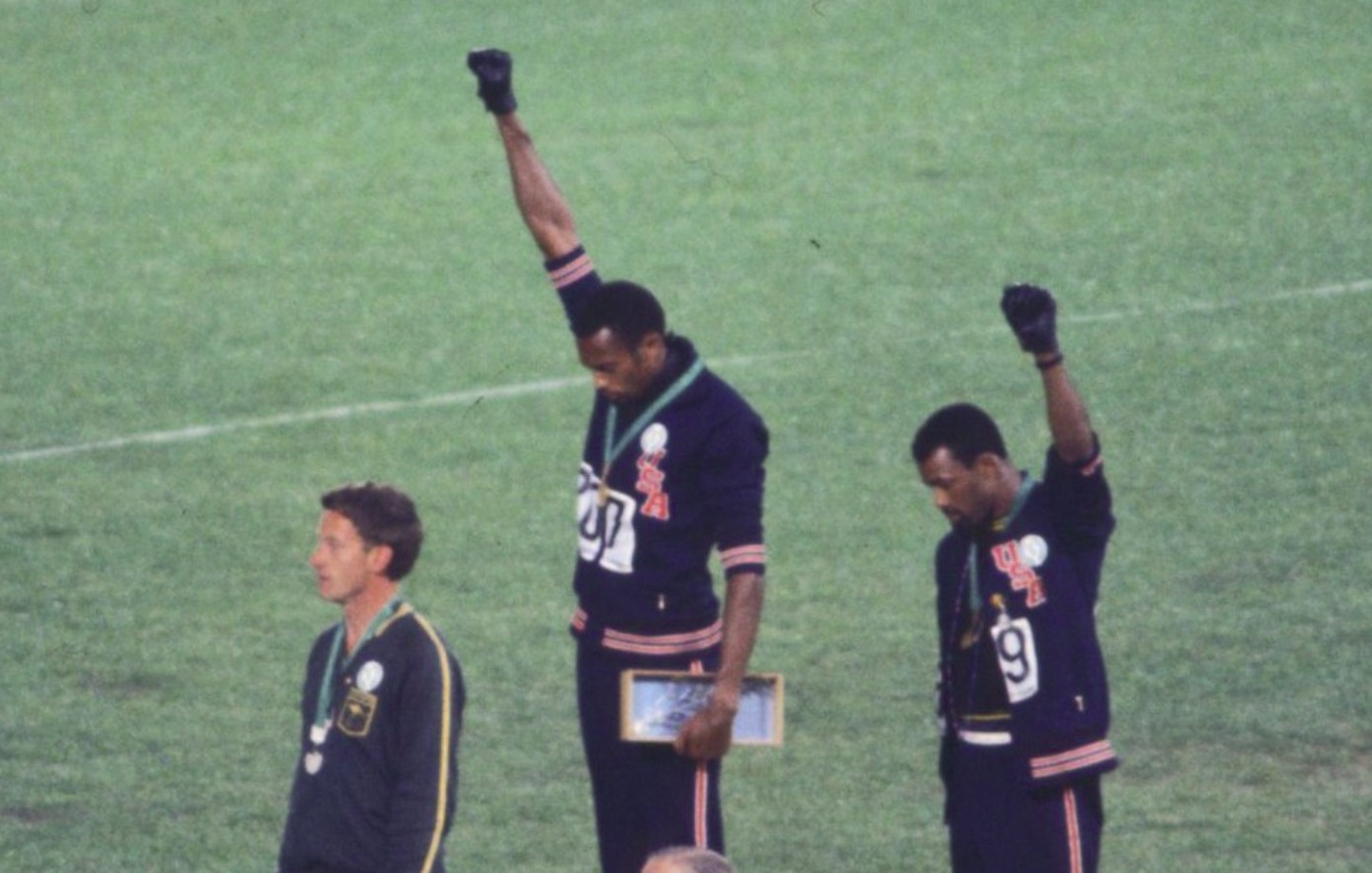 Black Power: Οι υψωμένες γροθιές που σημάδεψαν τους Ολυμπιακούς Αγώνες 1968