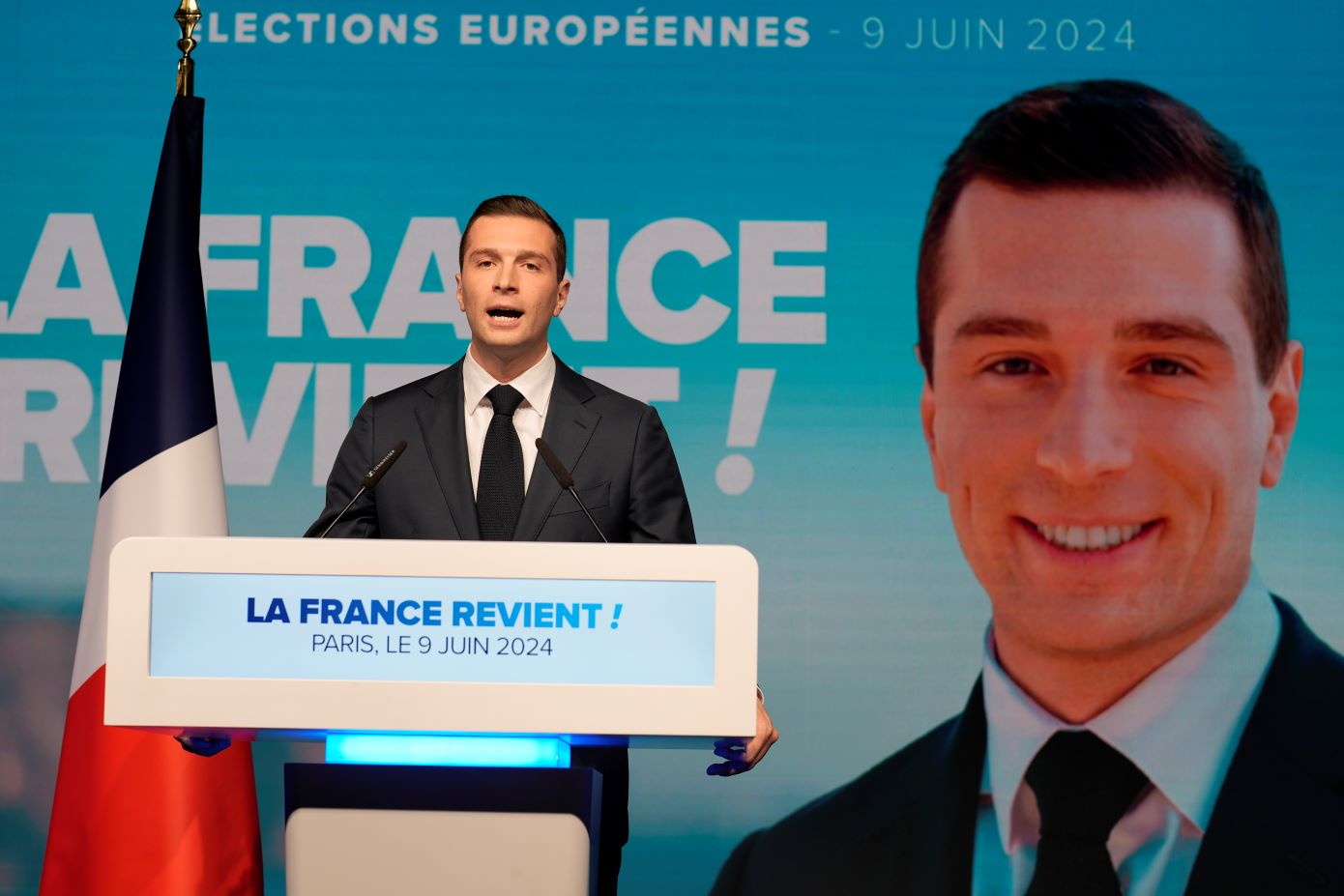 Ο υποψήφιος της γαλλικής ακροδεξιάς καλεί τον Εμανουέλ Μακρόν να προκηρύξει πρόωρες εκλογές