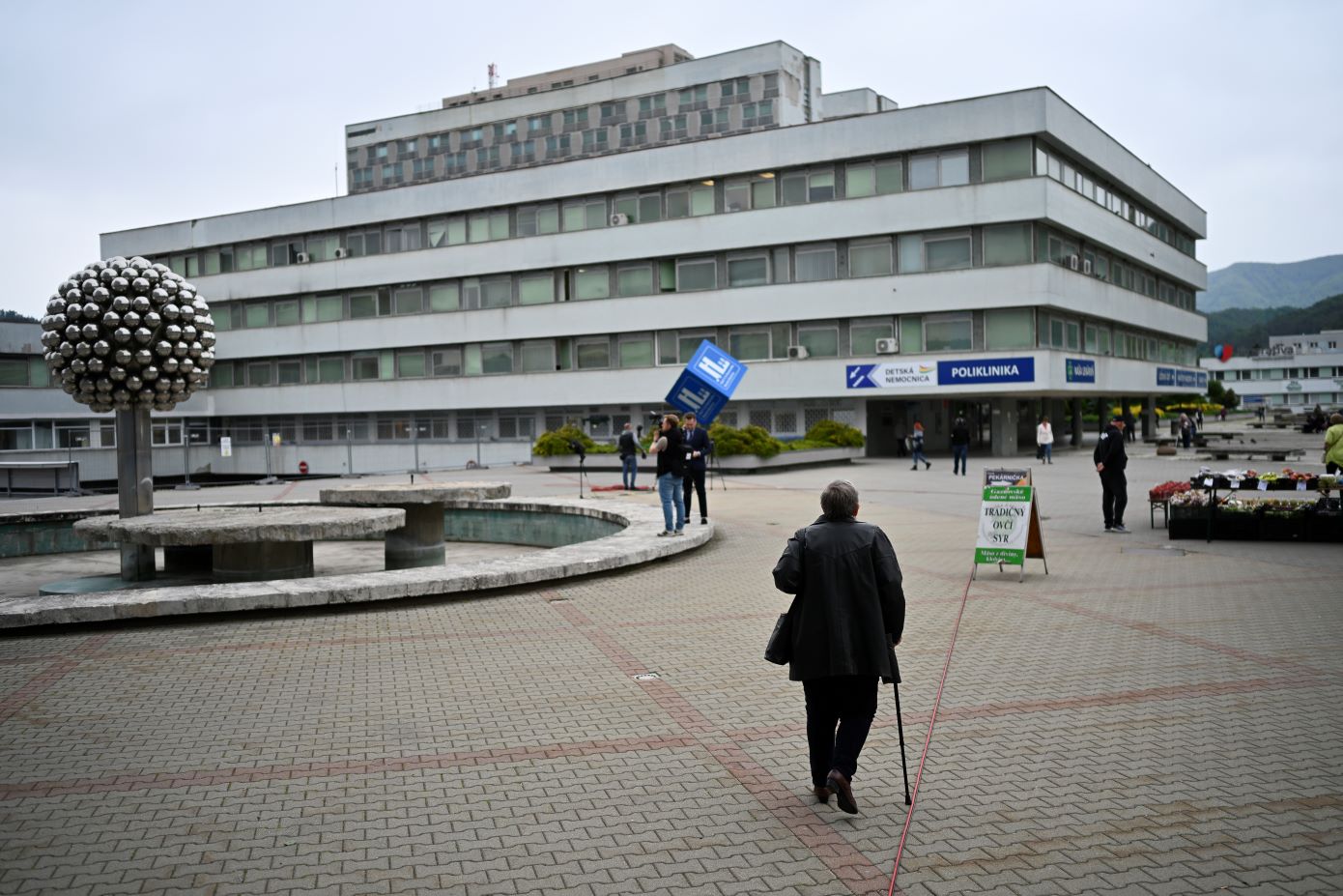 Ο πρωθυπουργός της Σλοβακίας Ρόμπερτ Φίτσο ψήφισε για τις ευρωεκλογές στο νοσοκομείο