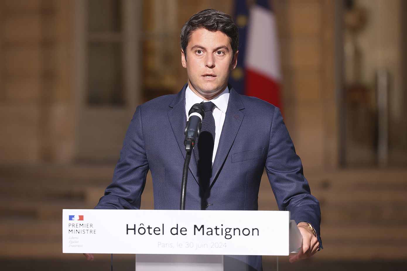 «Η ακροδεξιά είναι στην πόρτα της εξουσίας», προειδοποίησε ο απερχόμενος πρωθυπουργός της Γαλλίας, Γκαμπριέλ Ατάλ