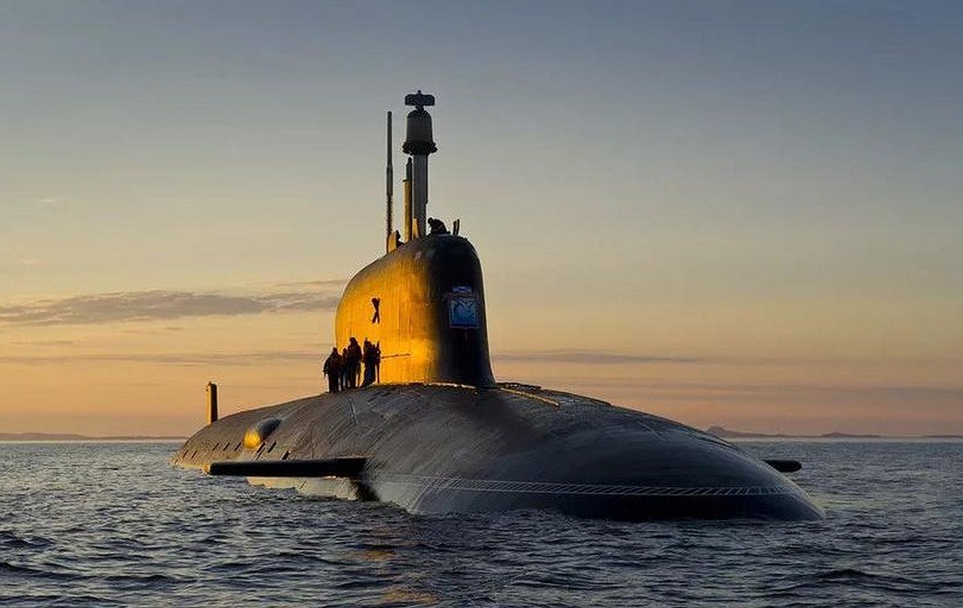Πυραυλικές δοκιμές στον Ατλαντικό Ωκεανό από μια φρεγάτα και ένα πυρηνοκίνητο υποβρύχιο του ρωσικού Πολεμικού Ναυτικού