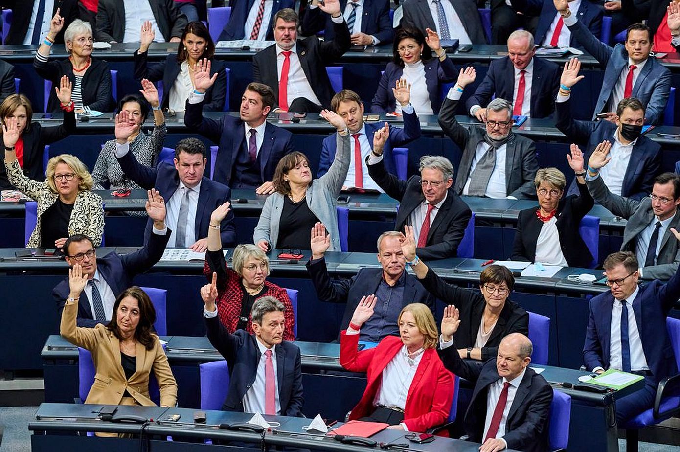 Γερμανία: Η αριστερή πτέρυγα του SPD ζητά ψηφοφορία των μελών του κόμματος για την έγκριση του προϋπολογισμού