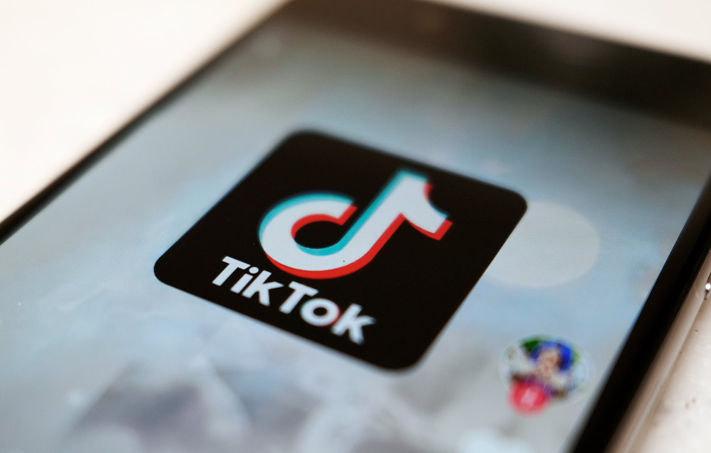 «Παραθυράκι» Τραμπ για το TikTok στις ΗΠΑ – Προσκλήθηκε στην ορκωμοσία του ο CEO της πλατφόρμας