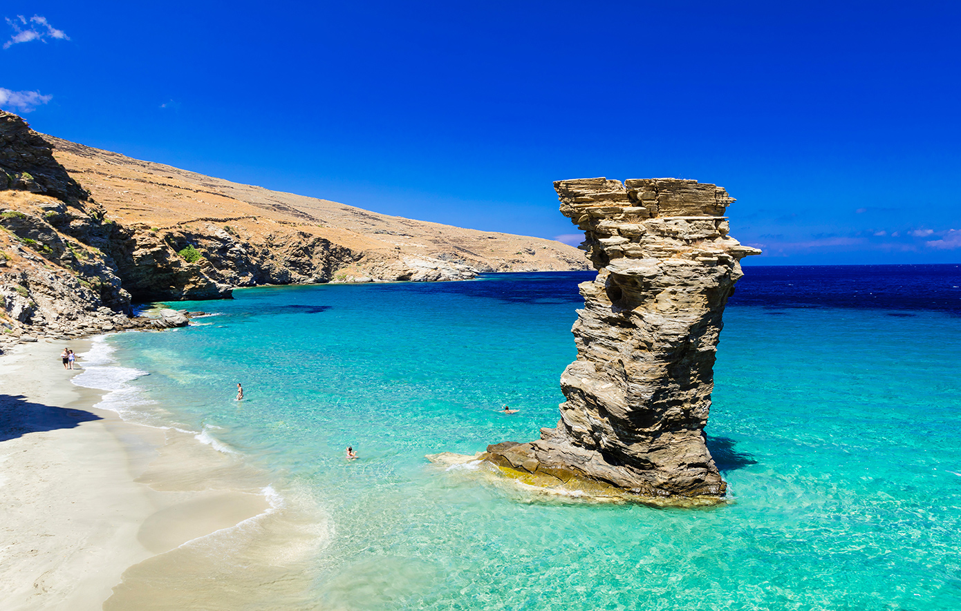 Τα 28 ιδανικά μέρη για διακοπές στην Ελλάδα το 2024 σύμφωνα με τους Times της Βρετανίας &#8211; Στην κορυφή φέτος η Άνδρος
