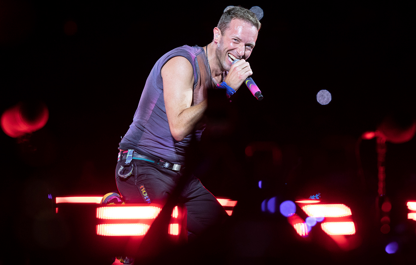 Οι Coldplay καλούν τους Έλληνες να συμμετέχουν στο βιντεοκλίπ που θα γυρίσουν στο Ηρώδειο