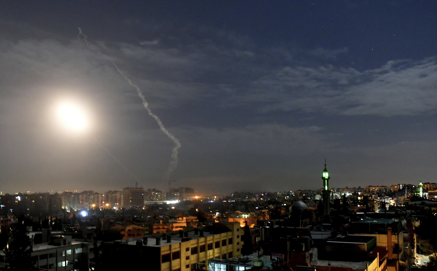 Ισραηλινή πυραυλική επίθεση στη Δαμασκό – Τουλάχιστον δύο νεκροί κι ένας τραυματίας