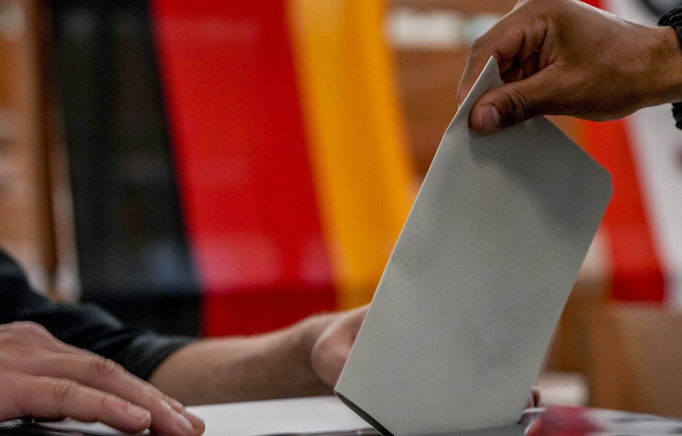 «Ναι» στη διεξαγωγή πρόωρων εκλογών λένε περισσότεροι από τους μισούς Γερμανούς
