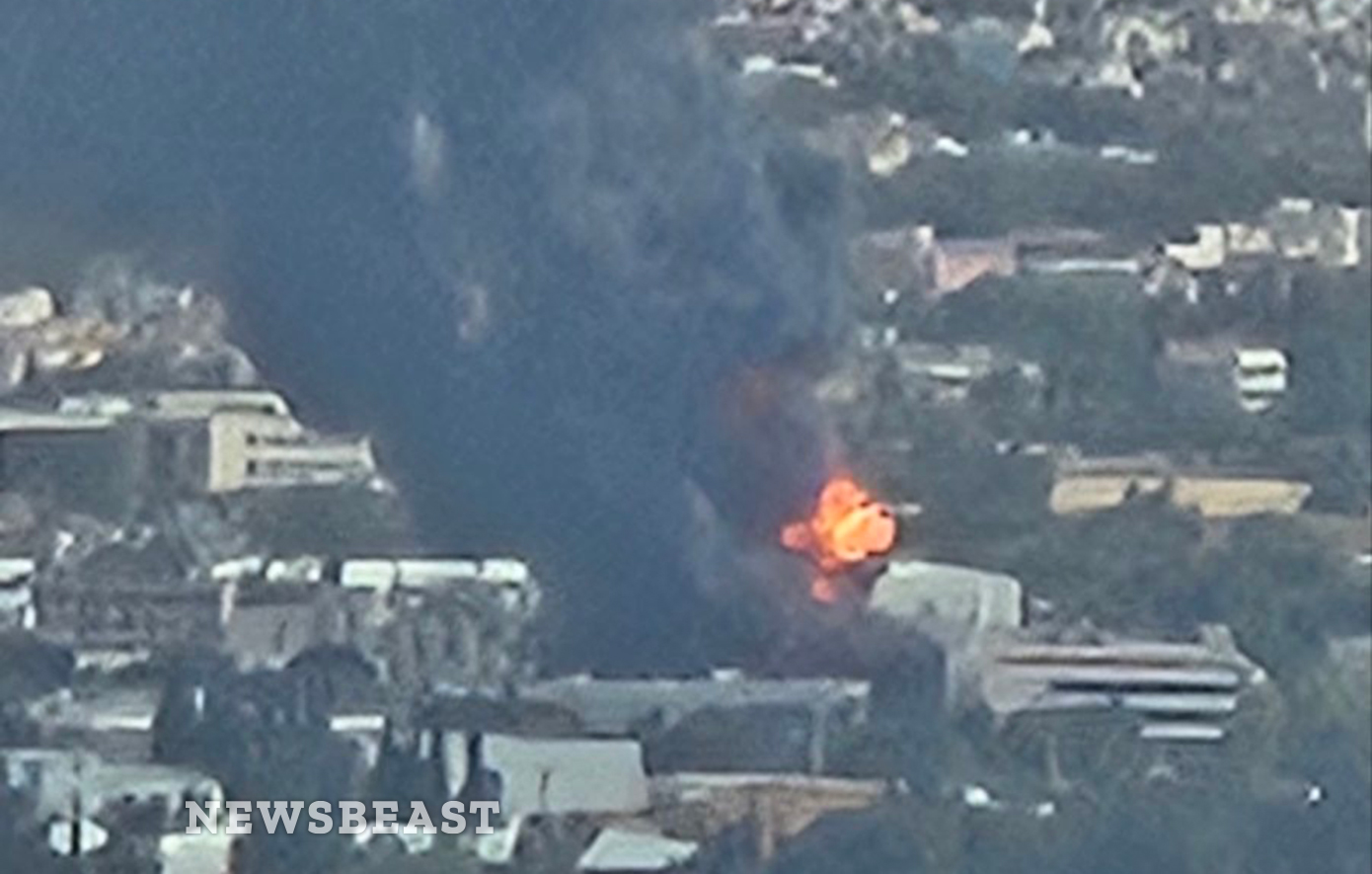 Η στιγμή της έκρηξης στο εργοστάσιο στην Κηφισιά &#8211; «Πολύ μεγάλο πυροθερμικό φορτίο, σηκώθηκε μανιτάρι μαύρου καπνού»