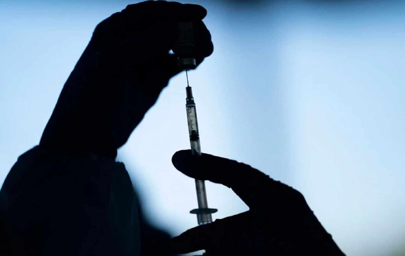 Το Κάνσας μηνύει την Pfizer: «Απέκρυψε τους κινδύνους από τις παρενέργειες του εμβολίου COVID-19»