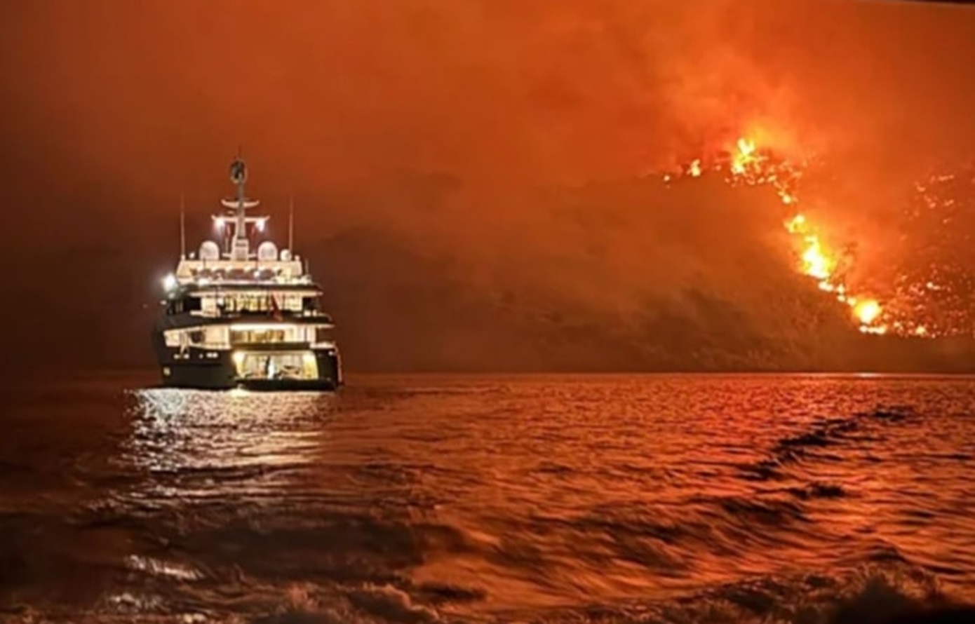 Ύδρα: Οι ζάμπλουτοι επιβάτες της θαλαμηγού «Περσεφόνης» &#8211; Ανοιχτό το ενδεχόμενο να έχει καταγραφεί η έναρξη της φωτιάς