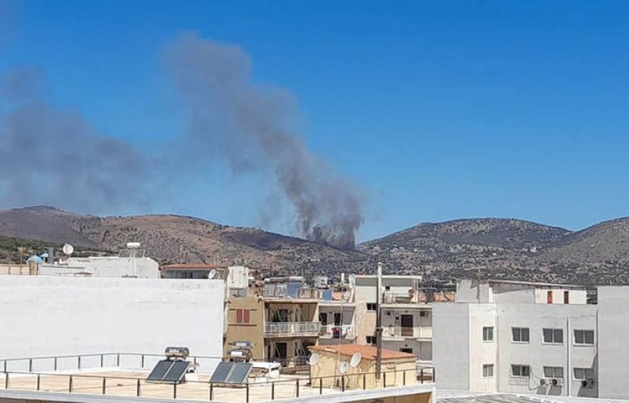 Καίγονται σπίτια στην Κερατέα &#8211; Νέο μήνυμα από το 112 για εκκένωση οικισμών, ενισχύονται οι πυρσβεστικές δυνάμεις