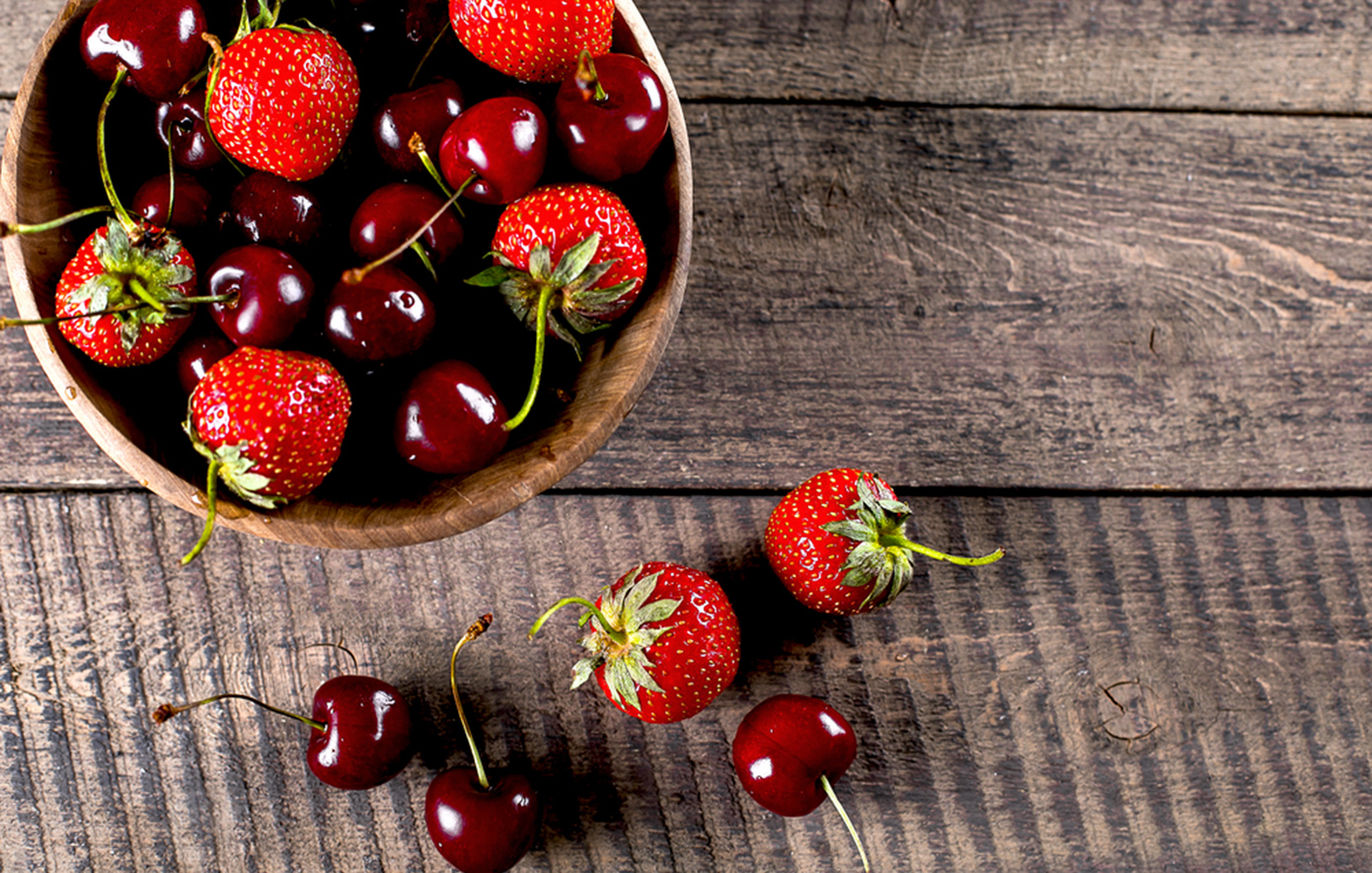 Φράουλες VS κεράσια: Ποια είναι πιο υγιεινά;