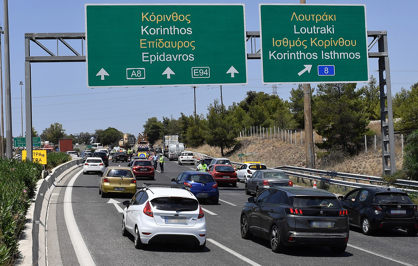 Πώς διεξάγεται η κυκλοφορία μετά την κατεδάφιση της γέφυρας και την «κόλαση» φωτιάς στην Αθηνών &#8211; Κορίνθου