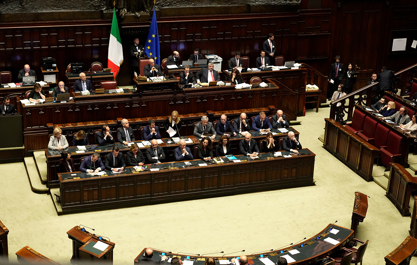 «Ναι» στο «ομοσπονδιακό σύστημα αλά καρτ» για την ενισχυμένη αποκέντρωση των περιφερειών είπε η βουλή της Ιταλίας