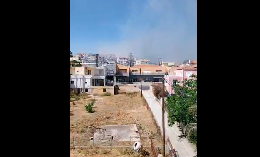 Φωτιά στο Κρανίδι: Κοντά σε σπίτια οι φλόγες &#8211; 112 για εκκένωση προς Πόρτο Χέλι