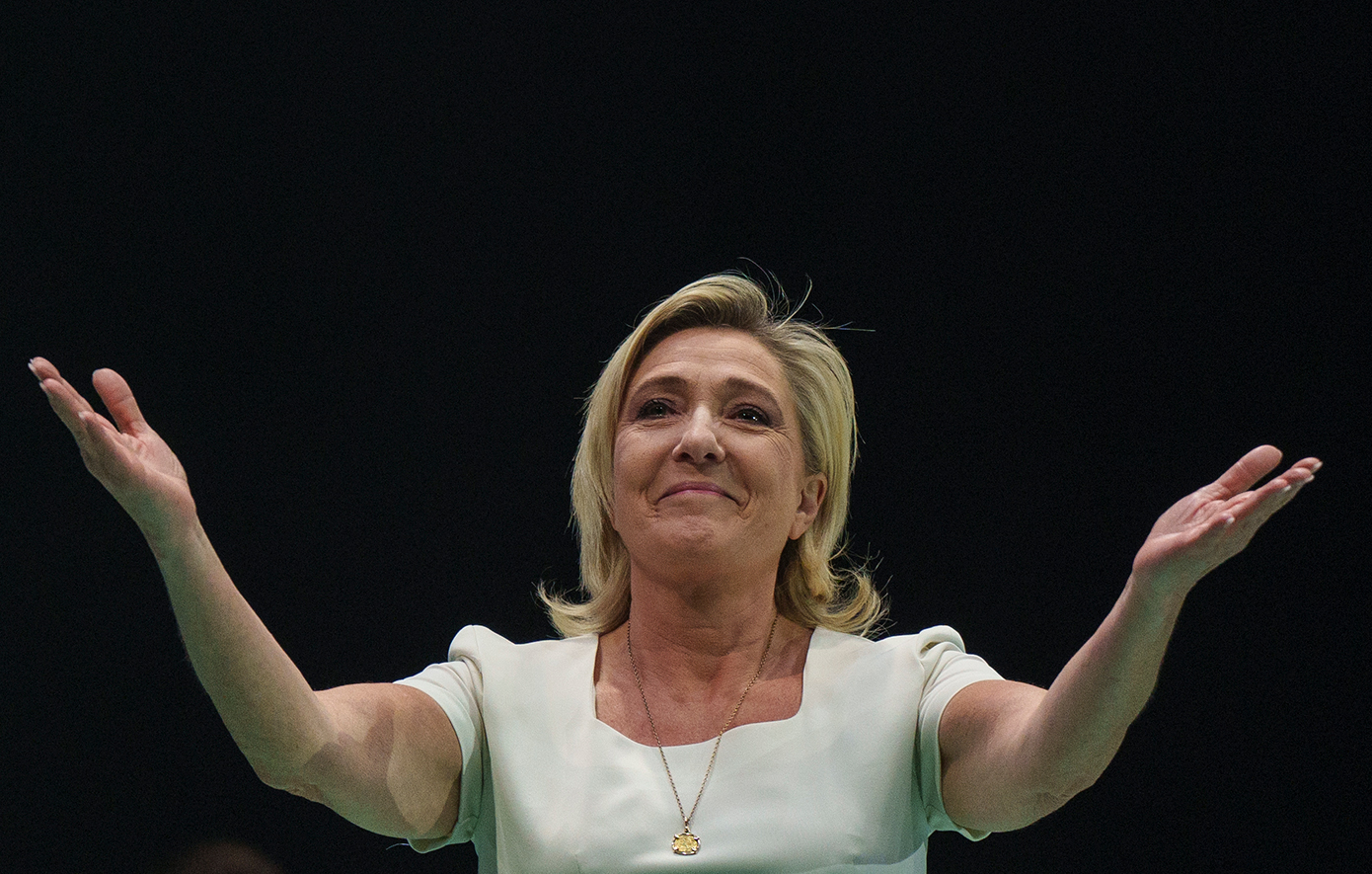 Πώς το κόμμα των Λεπέν από το περιθώριο έφτασε να διεκδικεί την εξουσία στη Γαλλία
