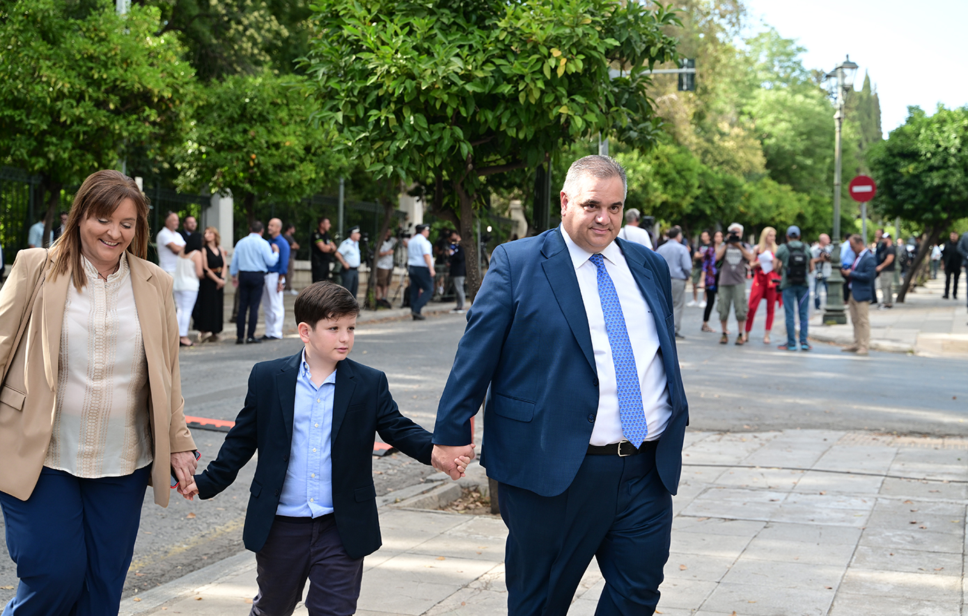 Ορκωμοσία νέας κυβέρνησης Ορκωμοσία νέας κυβέρνησης