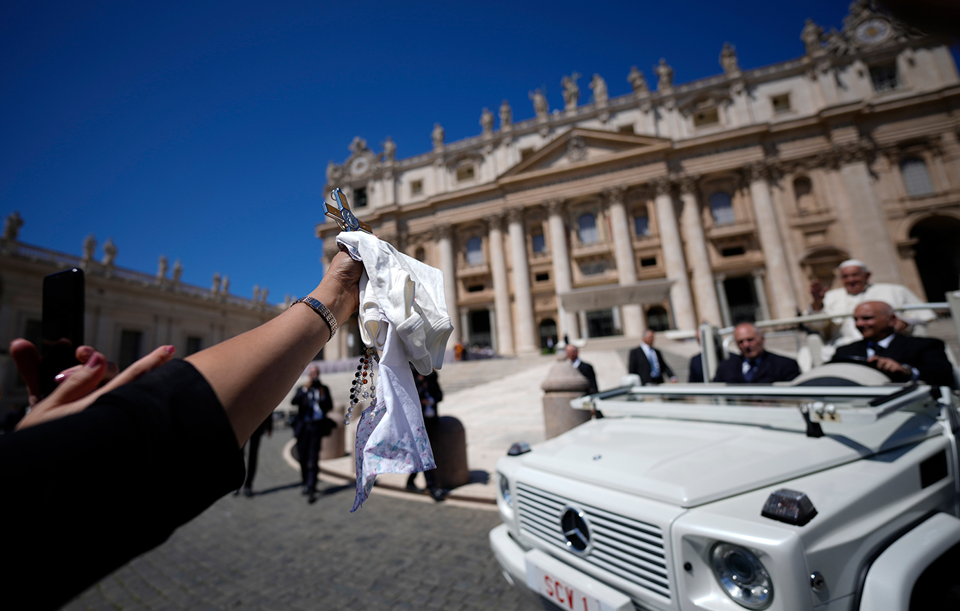 Βατικανό: Ο πάπας Φραγκίσκος προειδοποιεί για νέα παγκόσμια σύρραξη