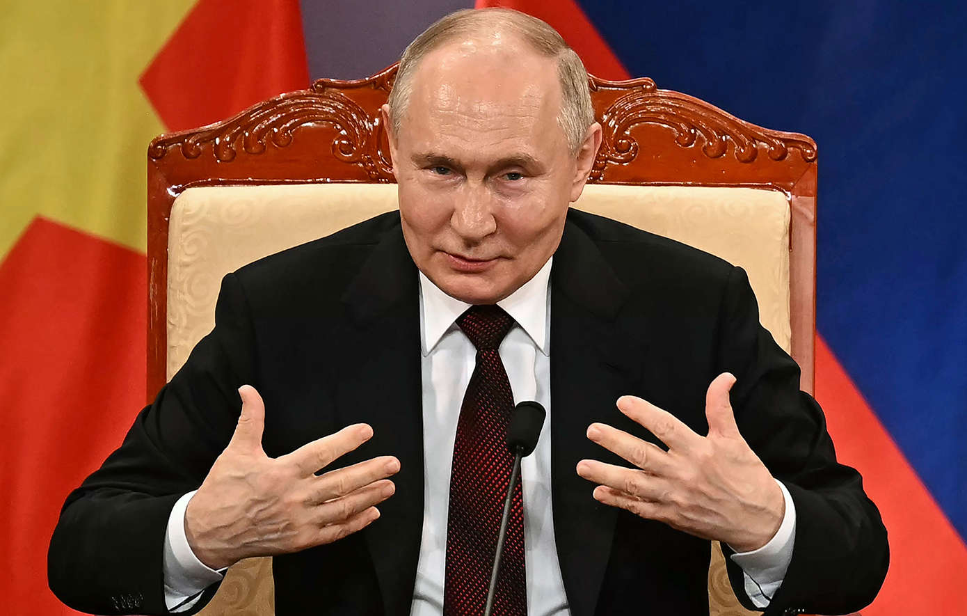 Ο Πούτιν είπε ότι η προτίμηση του για τον Μπάιντεν παραμένει αμετάβλητη παρά το ντιμπέιτ