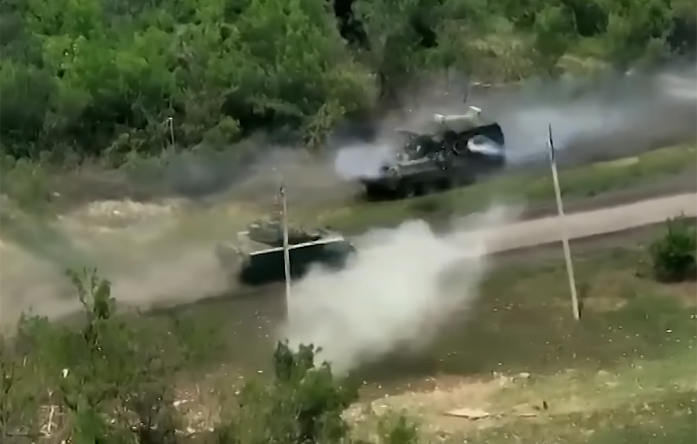 Αμερικανικό άρμα πολεμάει με ρωσικό τεθωρακισμένο &#8211; Βίντεο από το Ντονιέτσκ της Ουκρανίας