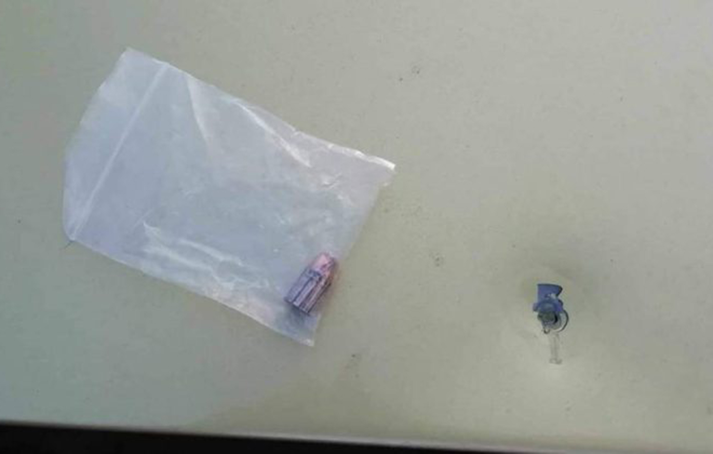 «Αδέσποτη» σφαίρα καρφώθηκε στο αυτοκίνητο εργαζόμενης στο αεροδρόμιο των Χανίων