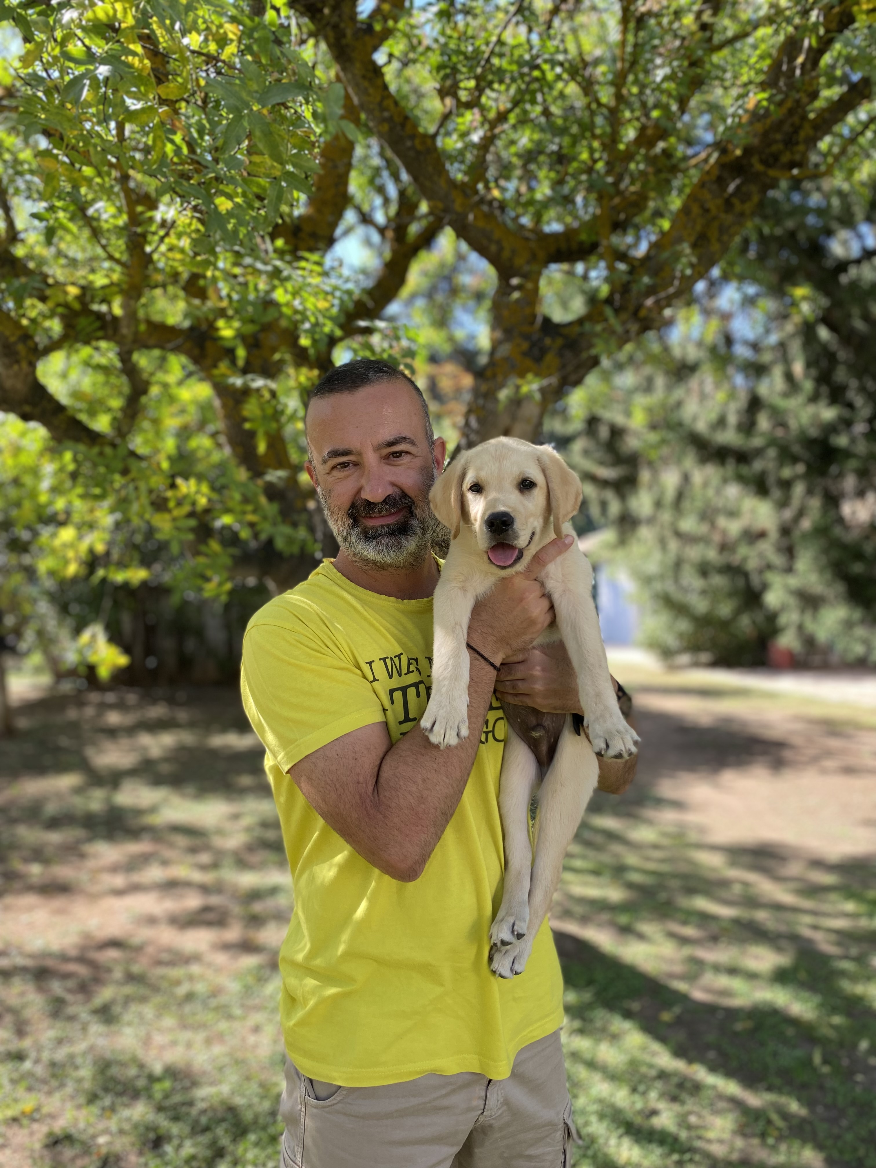 Πόσο αλλάζει ένας σκύλος οδηγός τη ζωή ενός τυφλού ατόμου &#8211; Ο ιδρυτής της «Λάρα» μιλά για τη μοναδική σχέση ανάμεσά τους