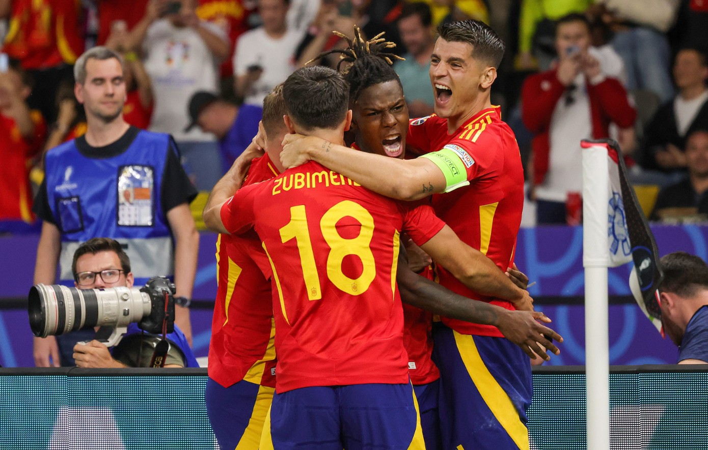 Πρωταθλήτρια Ευρώπης για 4η φορά η Ισπανία &#8211; Νίκησε με 2-1 την Αγγλία με λυτρωτή Οϊαρθάμπαλ
