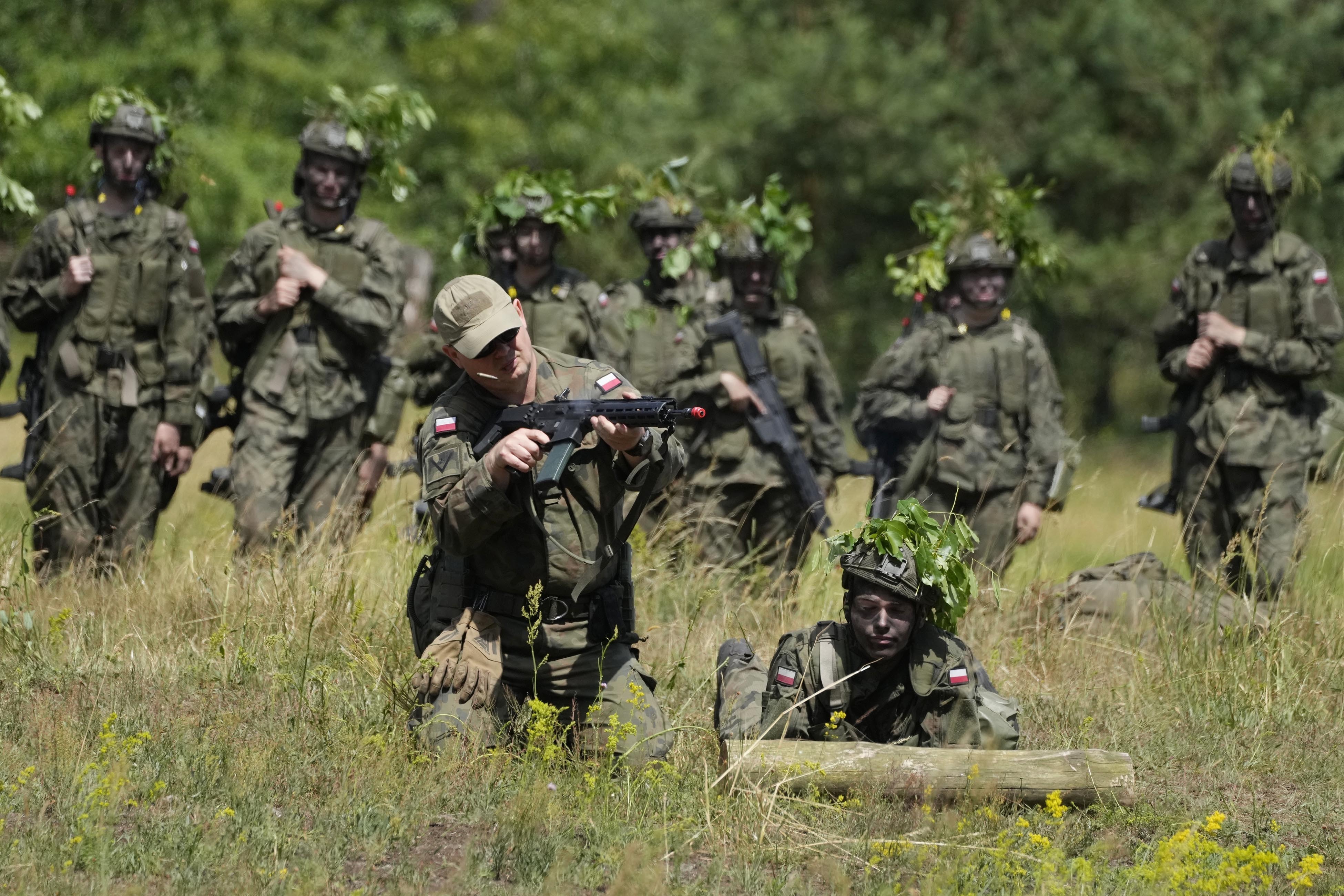 Η Πολωνία πρέπει να προετοιμάσει τον στρατό της για μια σύγκρουση πλήρους κλίμακας