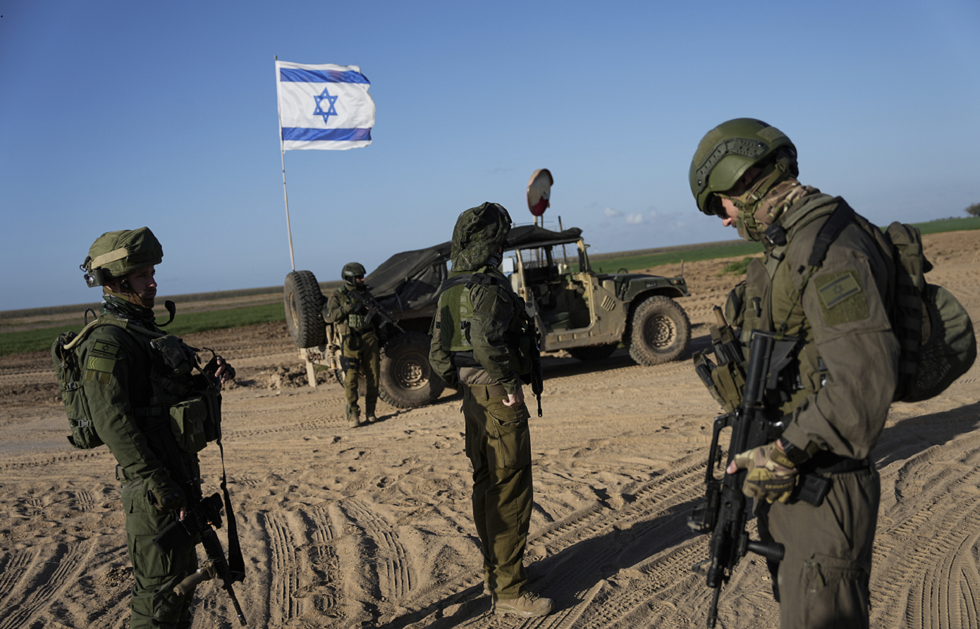 Το Ισραήλ αποφασίζει αν θα αντιμετωπίσει με «καρότο» ή «μαστίγιο» τη Χεζμπολάχ