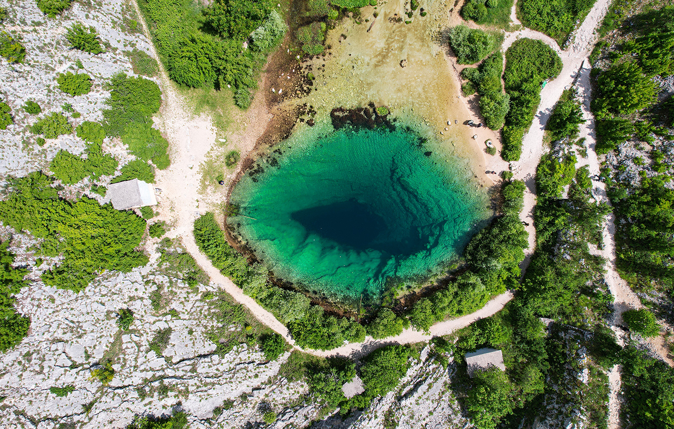 Το «Μάτι της Γης» βρίσκεται στην Κροατία και είναι τόσο απόκοσμο, όσο φαντάζεστε