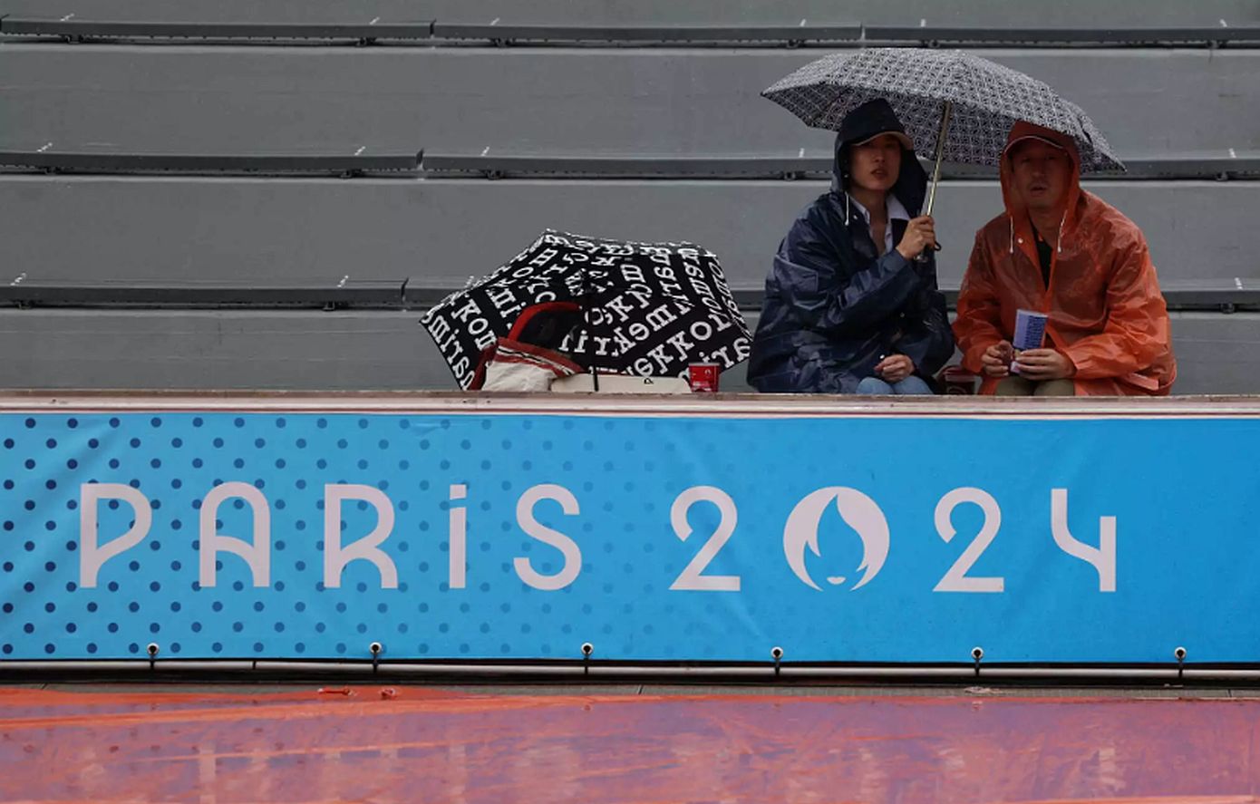 Ολυμπιακοί Αγώνες 2024: Οι συνεχείς βροχές το μεγάλο πρόβλημα  της διοργάνωσης &#8211; Αναβλήθηκε μεγάλο πρόγραμμα του τένις