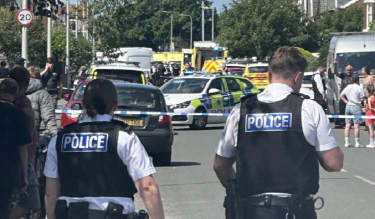 Επίθεση με μαχαίρι στην Αγγλία: Δύο παιδιά νεκρά κι άλλα έξι σε κρίσιμη κατάσταση &#8211; Συνελήφθη ένας 17χρονος