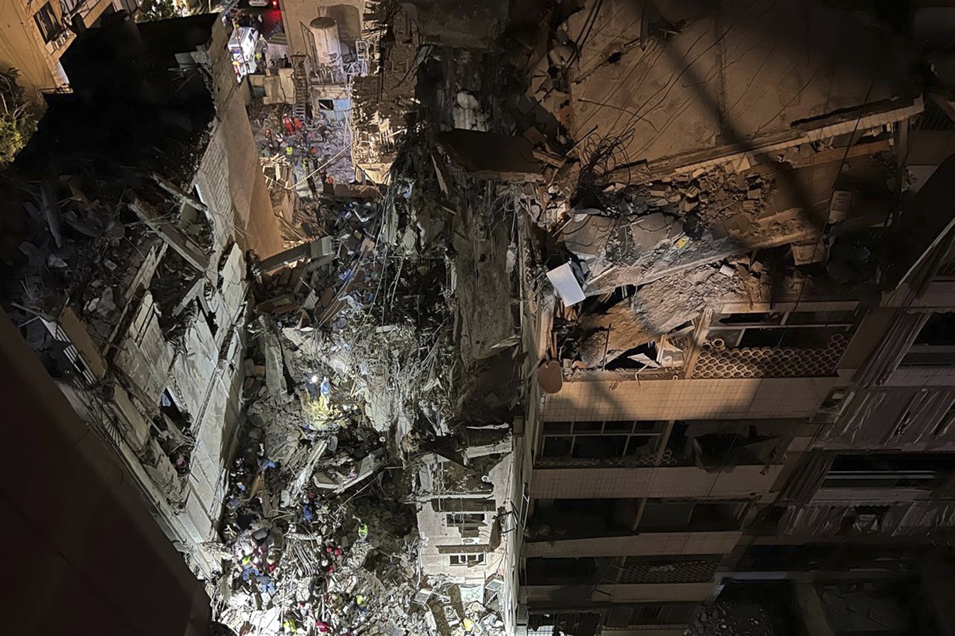 Τρεις νεκροί και 74 τραυματίες στη Βηρυτό από το χτύπημα του Ισραήλ με στόχο τη Χεζμπολάχ