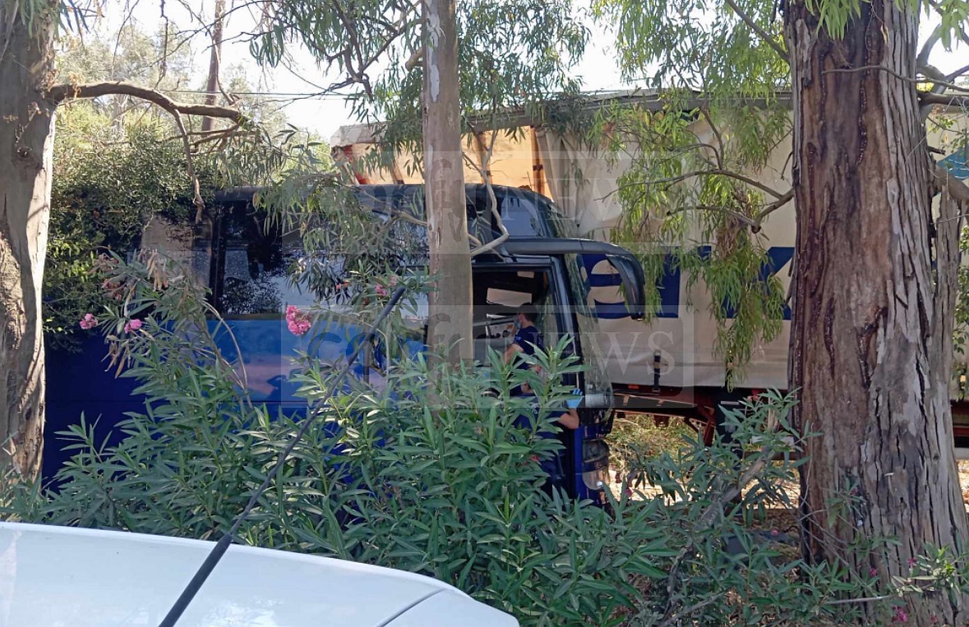 Ένας νεκρός και δύο σοβαρά τραυματίες από σύγκρουση τουριστικού λεωφορείου με φορτηγό στην Κέρκυρα