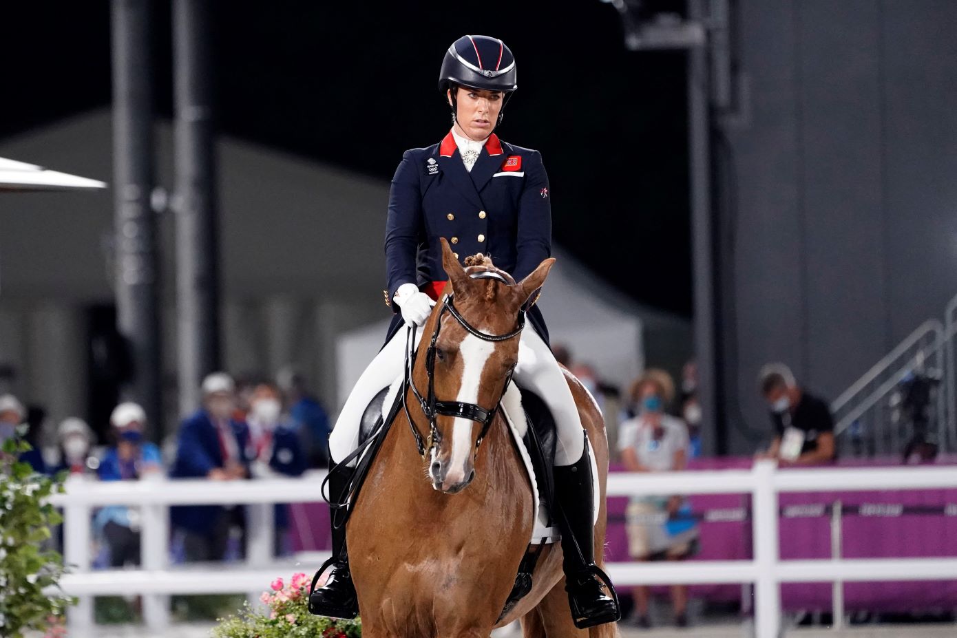 Σάλος με αθλήτρια που καταγράφηκε να μαστιγώνει το άλογό της &#8211; Αποσύρθηκε από τους Ολυμπιακούς Αγώνες