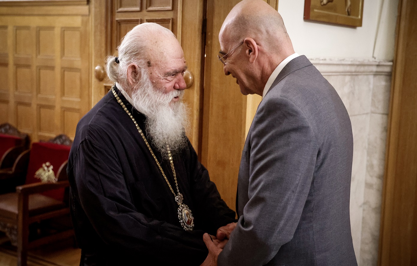 Συνάντηση Νίκου Δένδια και Ιερώνυμου στην Ιερά Αρχιεπισκοπή Αθηνών