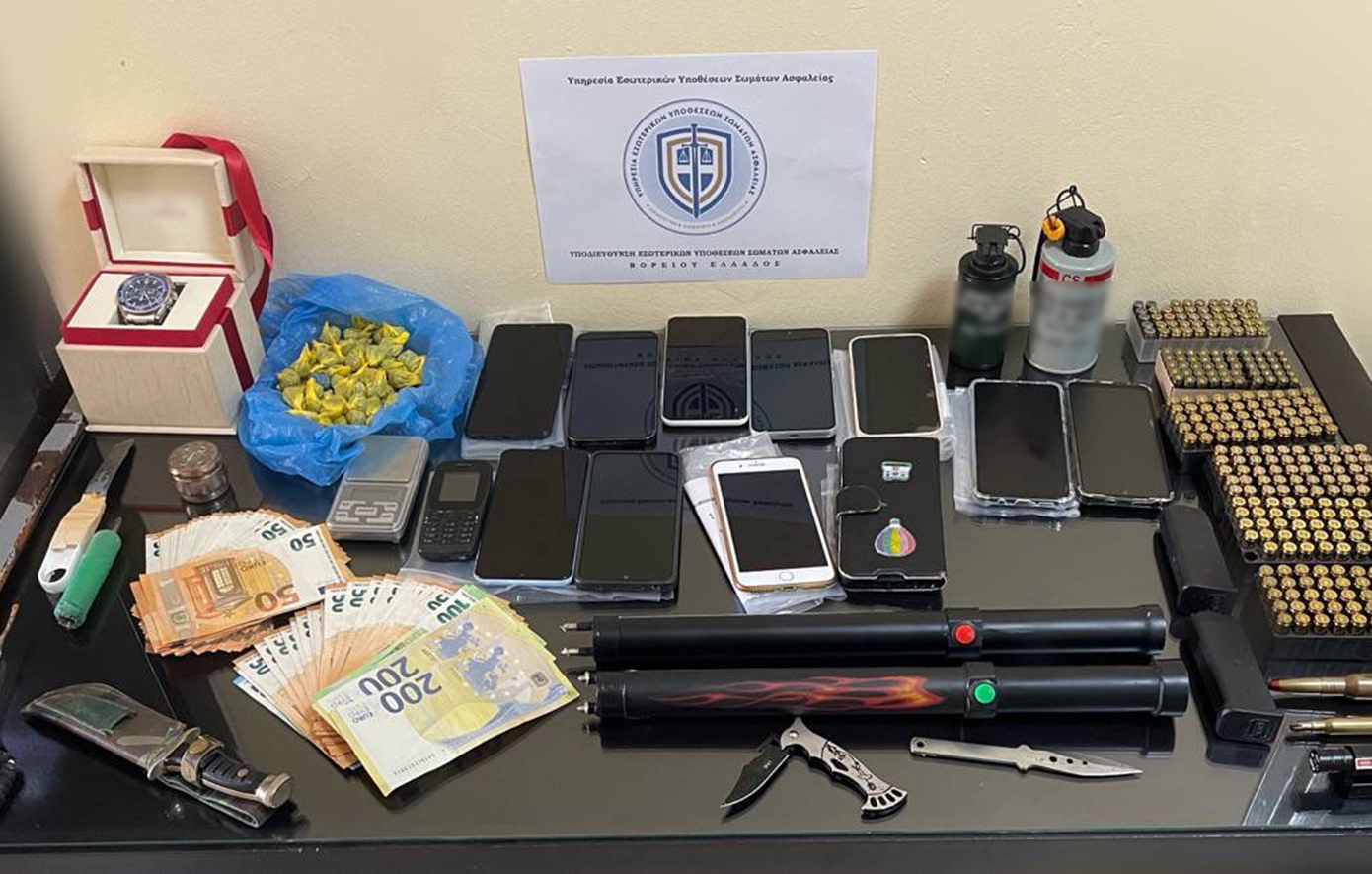 Οκτώ συλλήψεις μετά την έφοδο στις φυλακές Ιωαννίνων &#8211; Χειροπέδες σε σωφρονιστικούς που «έσπρωχναν» ναρκωτικά και κινητά