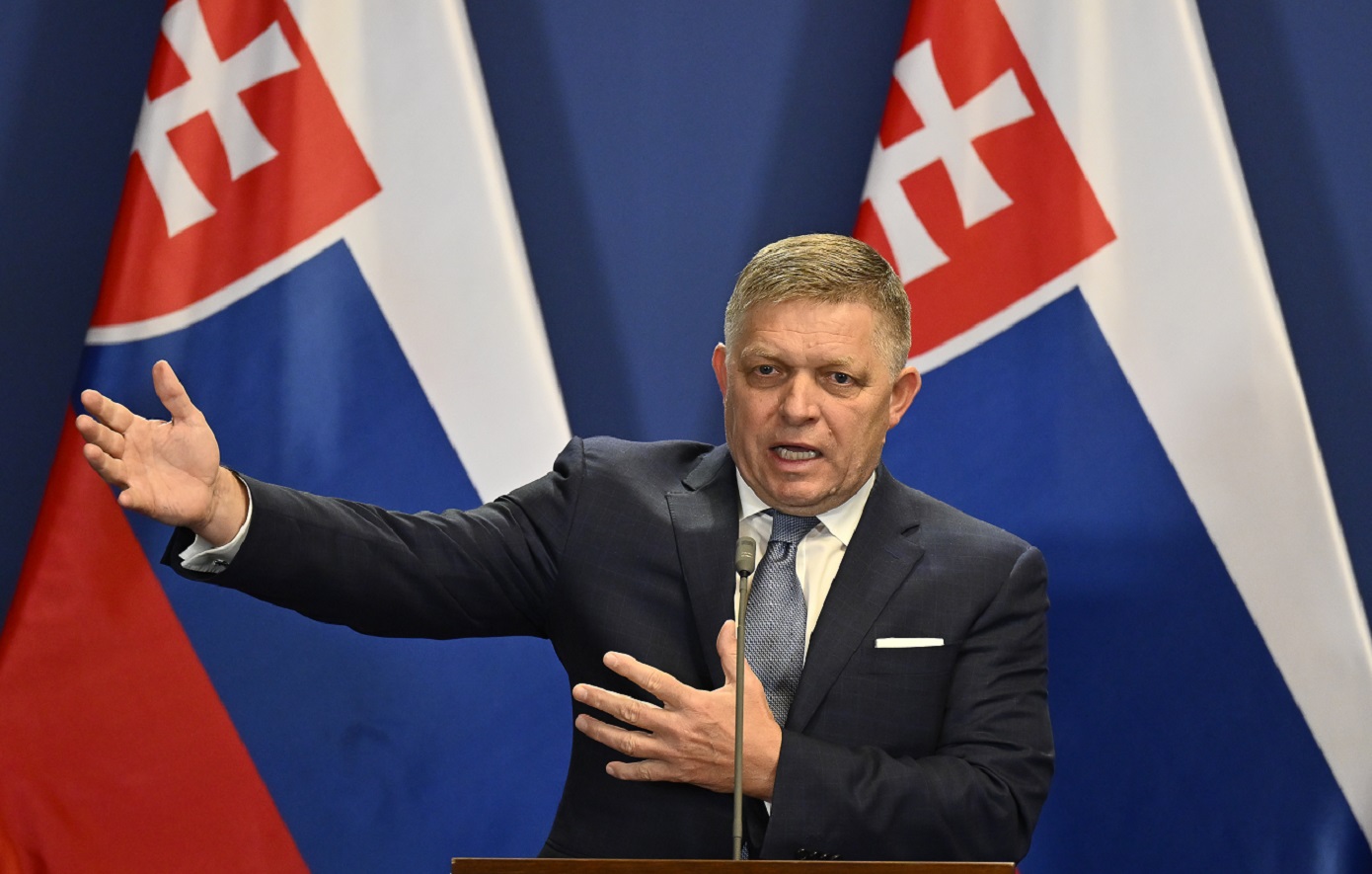 Ο πρωθυπουργός Φίτσο της Σλοβακίας συγκρίνει την επίθεση εναντιον του Ντόναλντ Τραμπ με τη δική του απόπειρα δολοφονίας
