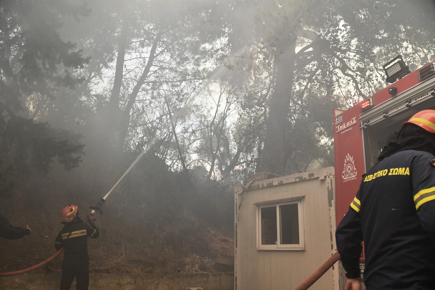 Χωρίς ενεργό μέτωπο οι φωτιές σε Πάτρα, Χίο, Ύδρα, Αγιά Λάρισας &#8211; Λίγες διάσπαρτες εστίες στη φωτιά στα Φάρσαλα