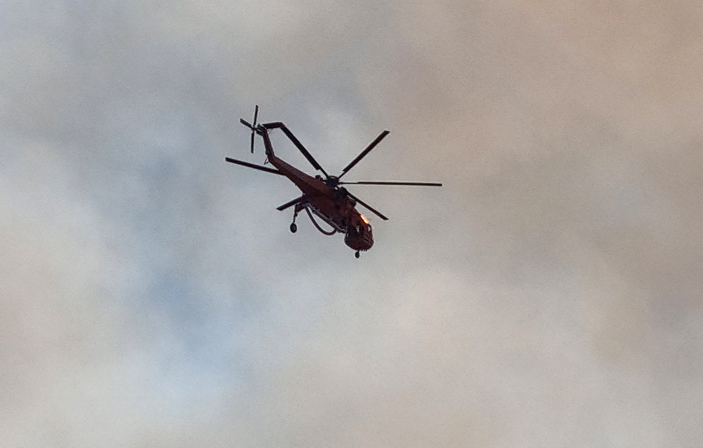 Φωτιά τώρα κοντά στη λίμνη Πλαστήρα &#8211; Επιχειρούν αεροπλάνα και ελικόπτερα