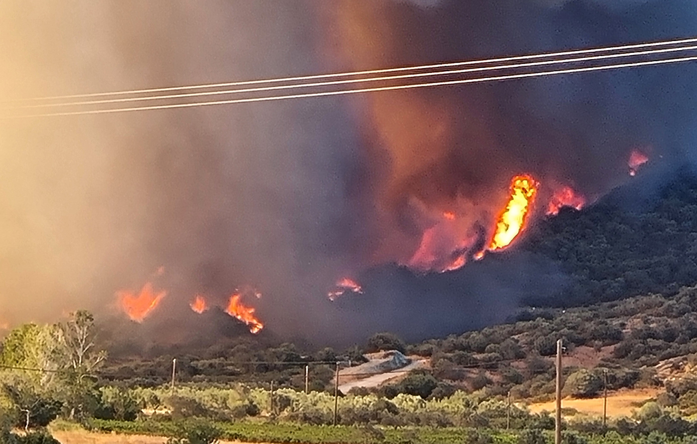 Φωτιά στο Ρέθυμνο &#8211; Εκκενώνεται η Αγία Παρασκευή, στάλθηκε μήνυμα από 112