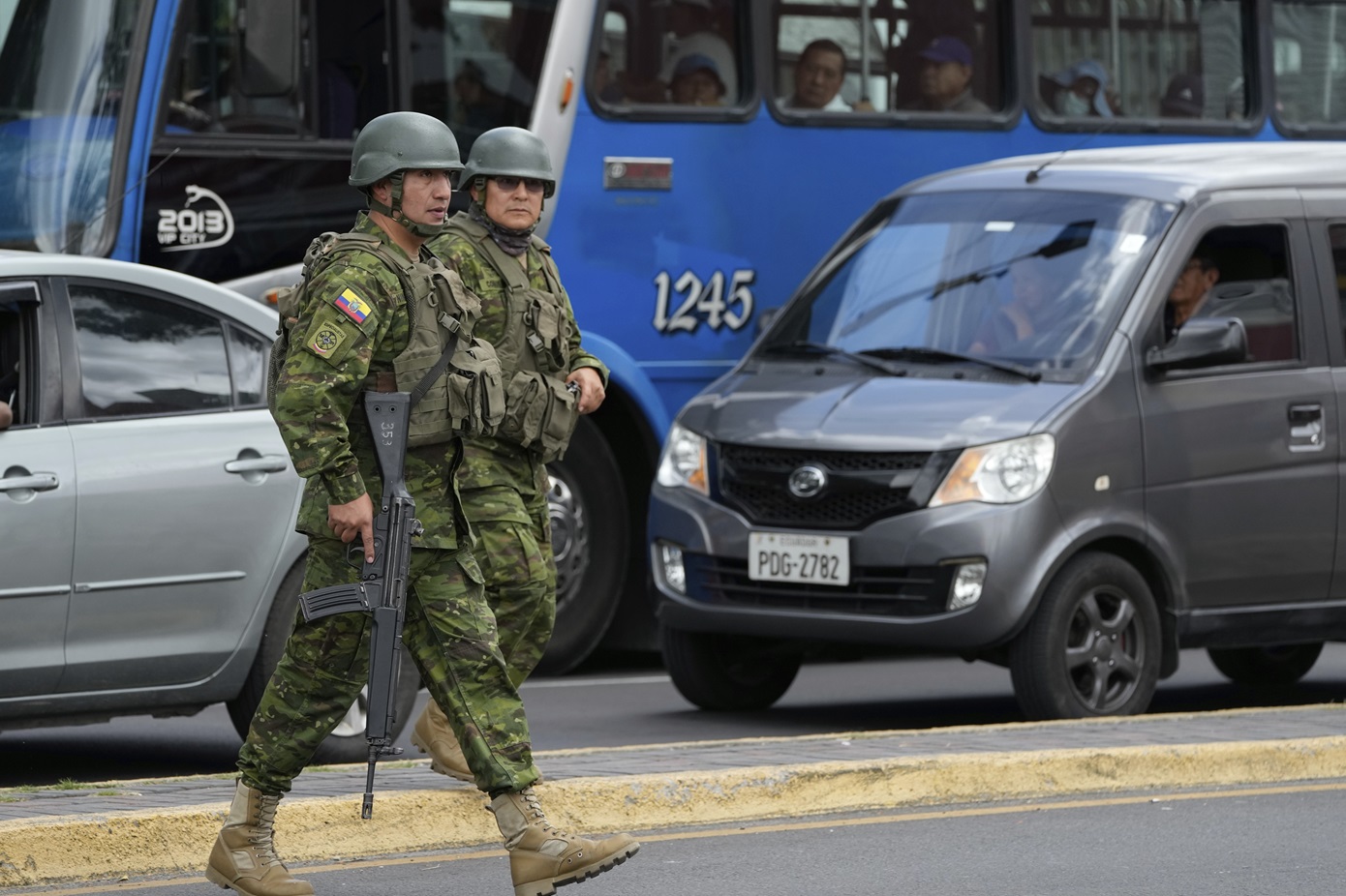 Ανάκτηση 70 σπιτιών από τις δυνάμεις ασφαλείας στον Ισημερινό – Είχαν καταληφθεί από συμμορίες