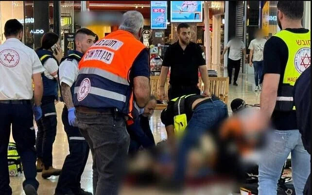 Ισραήλ: Ένας νεκρός και ένας τραυματίας από την επίθεση με μαχαίρι σε εμπορικό κέντρο &#8211; Δείτε βίντεο
