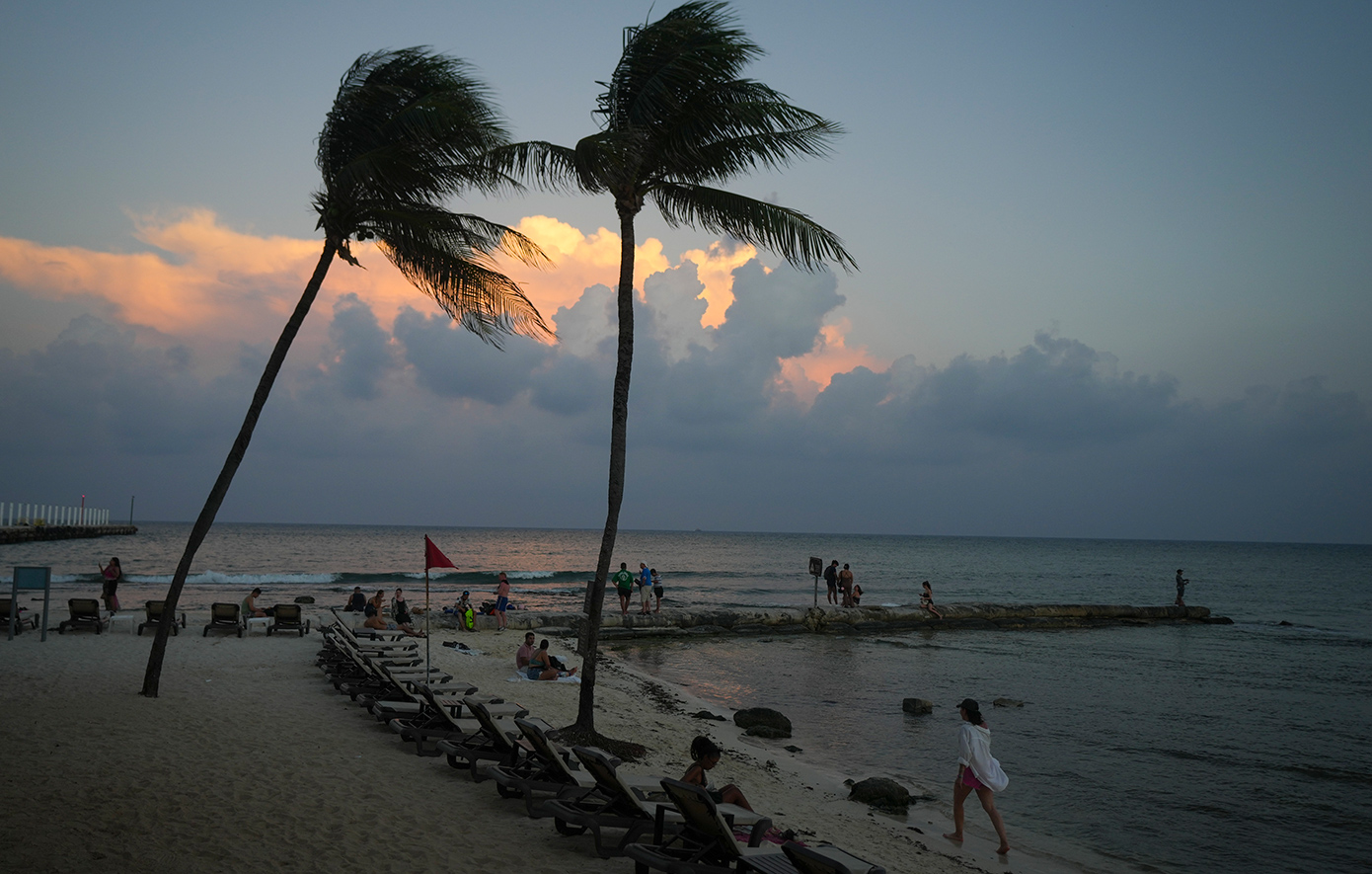 Σάρωσε τη Τζαμάικα ο κυκλώνας Μπέριλ και απειλεί το Μεξικό